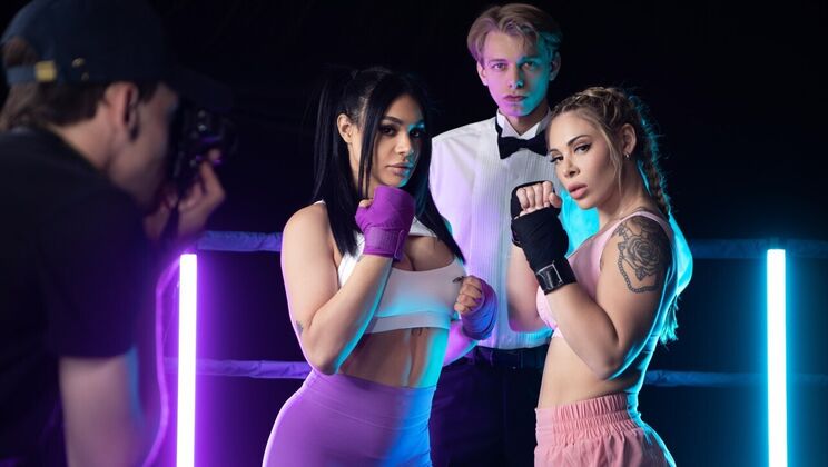 Eva Maxim Unleashed: Raw Gym Session with Laura Fox