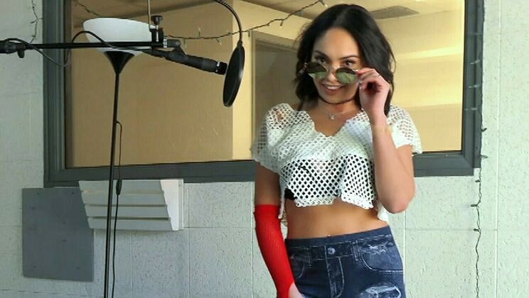 Latina Sex Tapes: Tony Rubino Selena Santana Amateur Singer