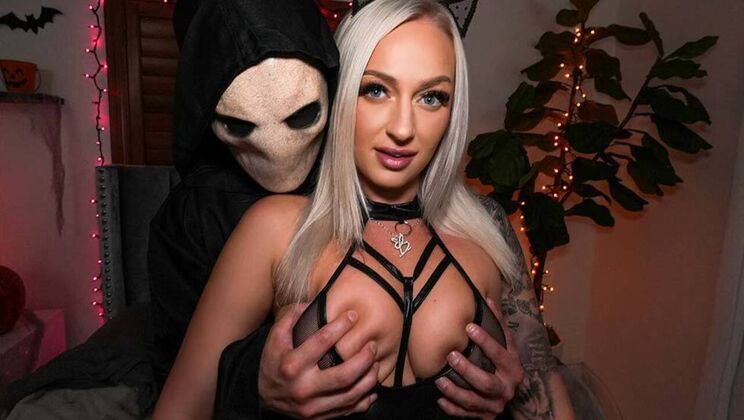 Johnny Love: Big Ass Play with Elana Bunnz