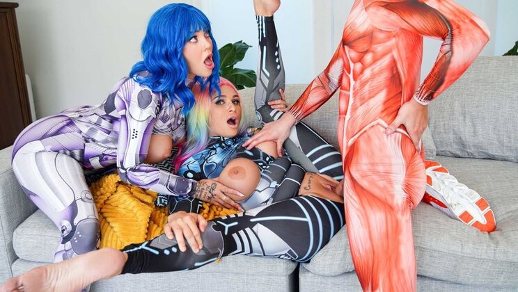 Late Night Threesome with Kali Roses